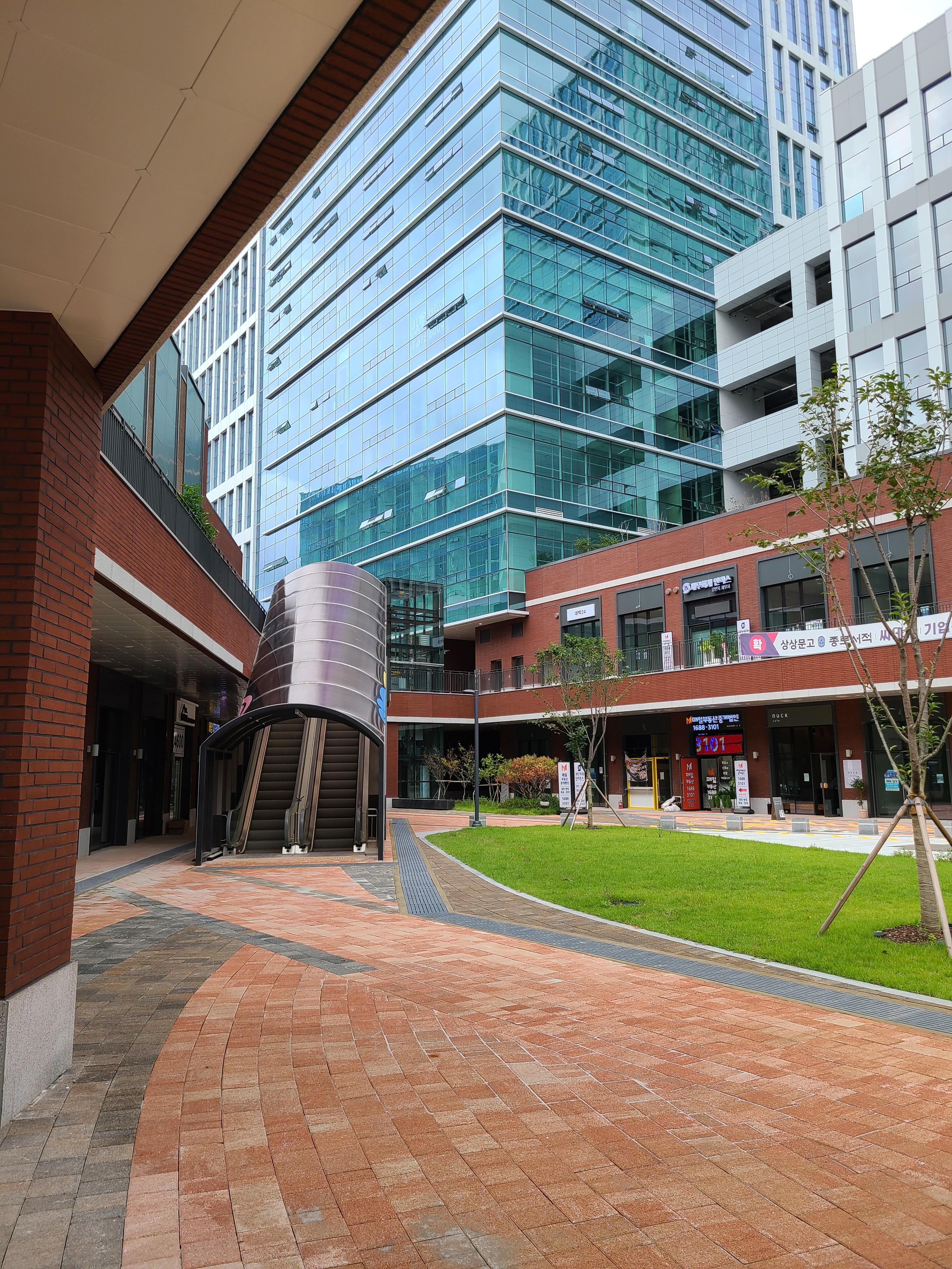 동탄 현대실리콘앨리 외관 및 주변환경4