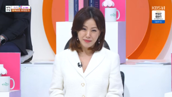 배우 김민희가 &#39;아침마당&#39;에 출연해 대화를 나누고 있다. [사진=KBS 방송화면 캡처]