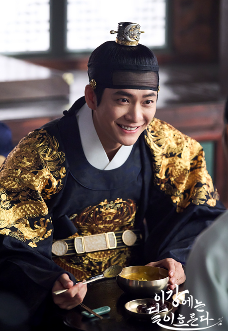 이강에는 달이 흐른다 출연진