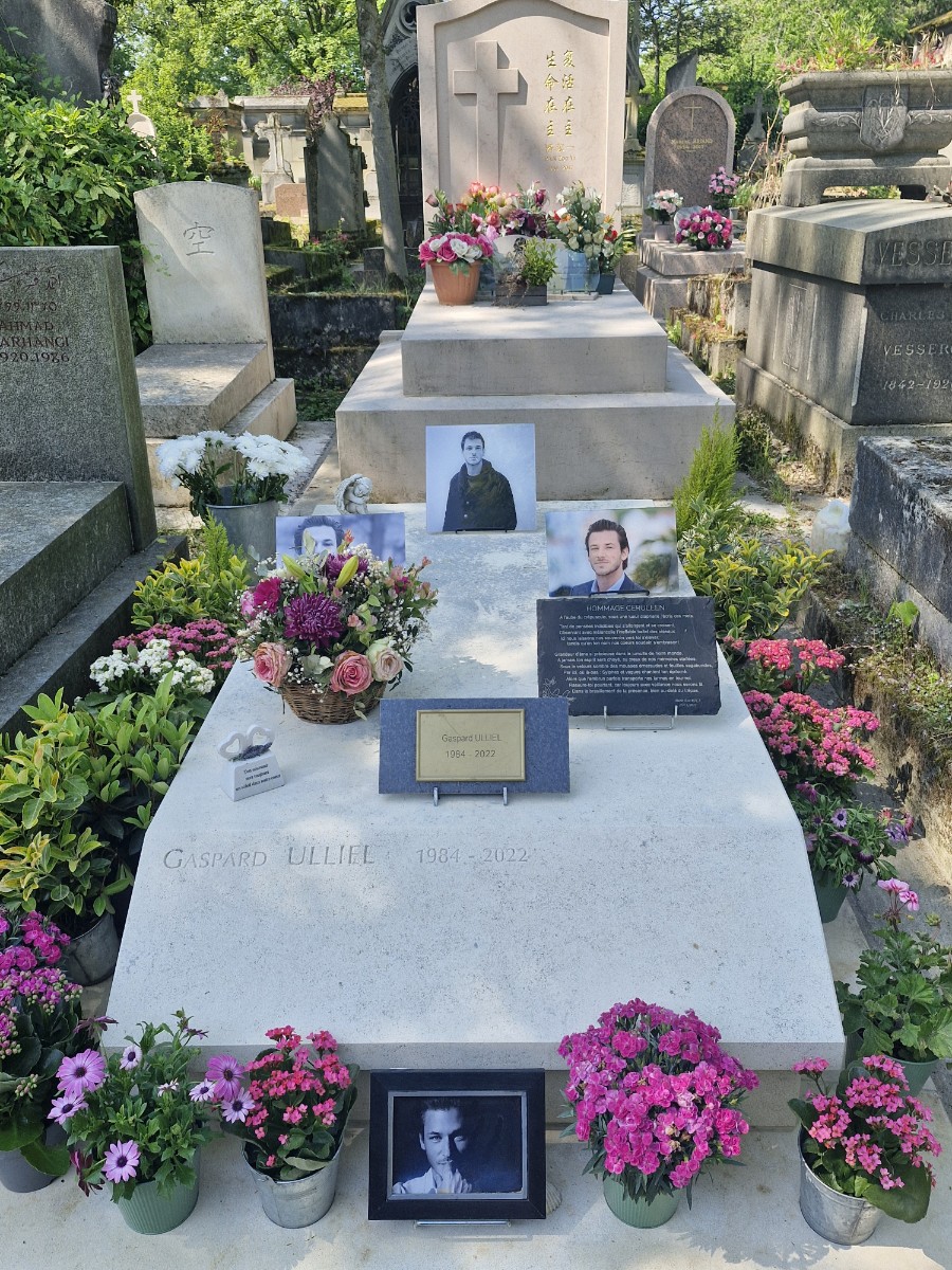 영화배우 가스파르 울리엘 묘소