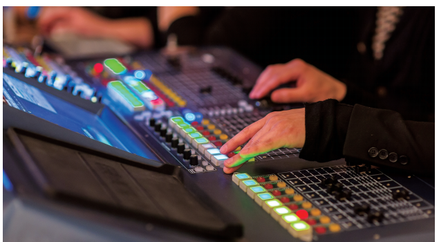 통신장비-방송송출장비기사-직업 정보-하는일-업무환경-되는법-학과-전망