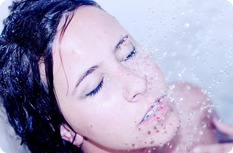 2. 물광 화장이 미세먼지를 더 잘 끌어당기는 이유