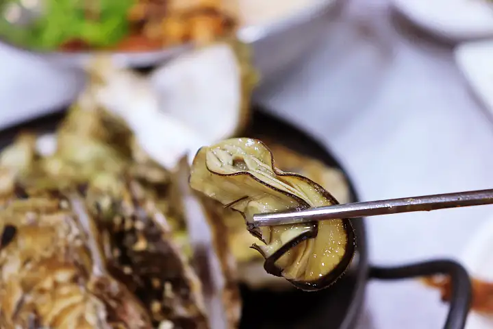 통영 식당 굴삼합 굴무침 굴어묵 굴조림 생굴 석화찜 굴솥밥 굴탕수육 생생협찬 맛집 추천