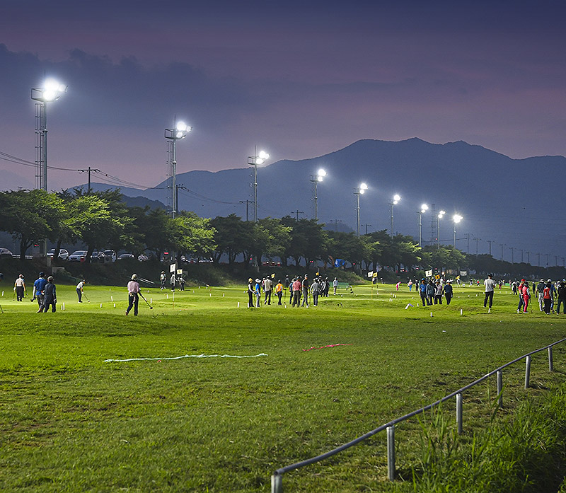 문경파크골프장 야간개장 라운딩 장면들입니다.
정말 환상적이네요.