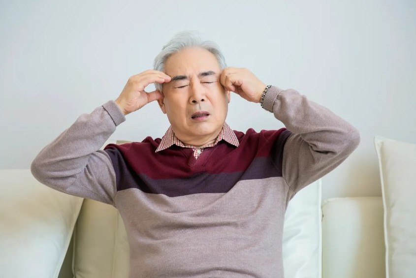 머리가 찌릿찌릿 아파요