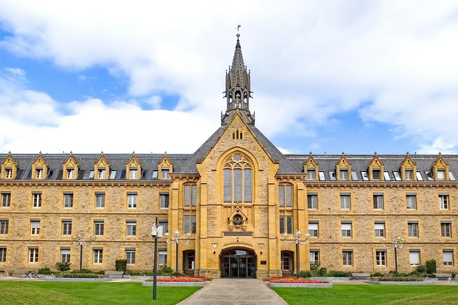 요양원 선택 시 꼭 확인해야 할 체크포인트 총정리