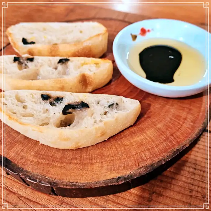 고두심이 좋아서 부여 백마강 표고버섯 묵삼합 맛집