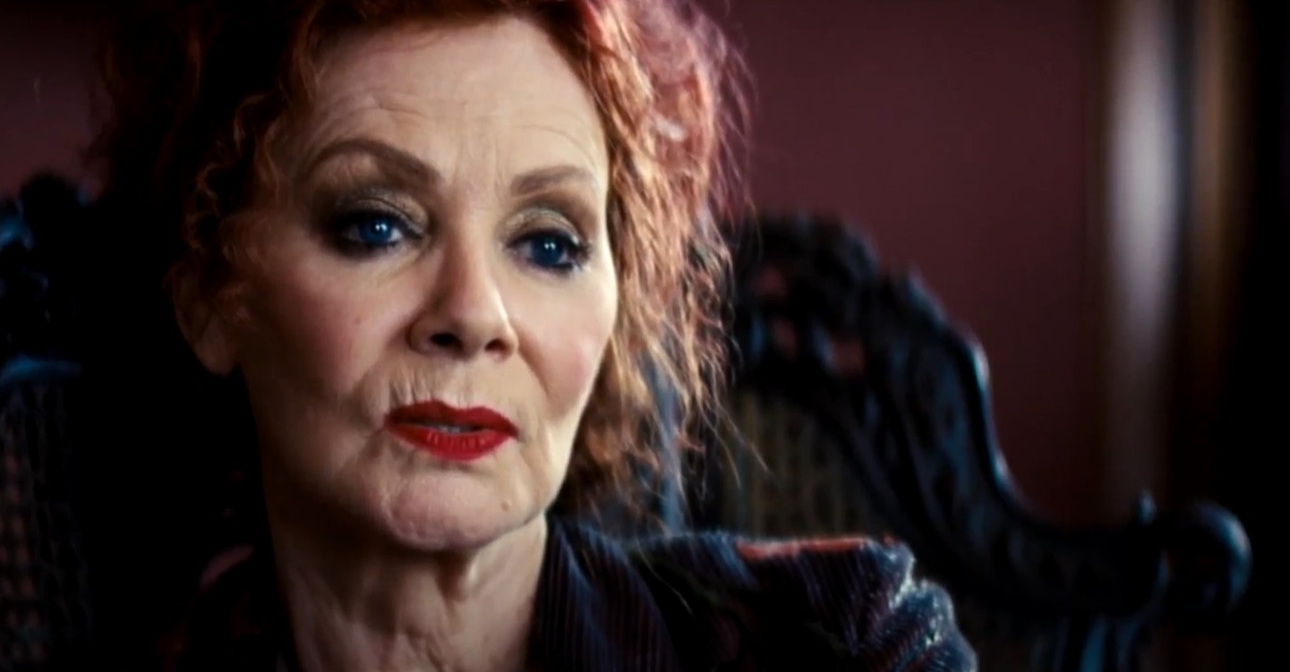 칼럼니스트 ‘엘리노어 세인트 존’