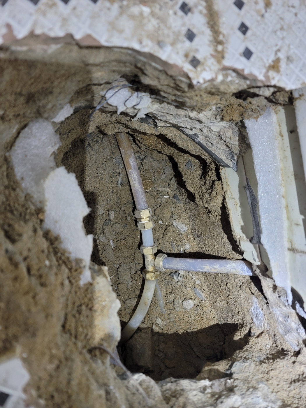 누수지점 확인 및 수리