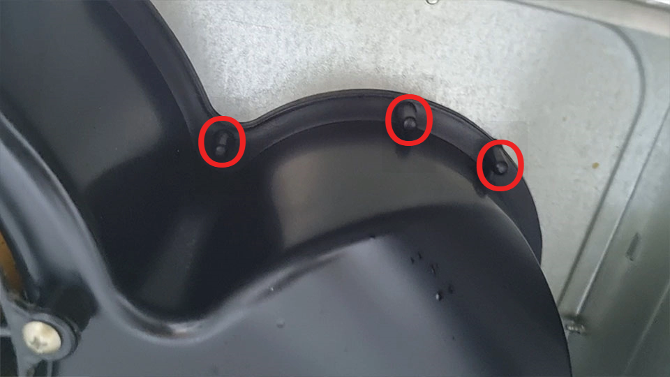 환풍기 날개 커버 고정 볼트 위치