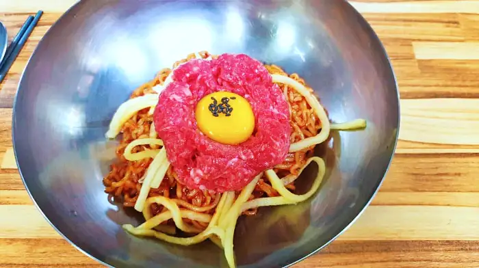 생방송 오늘저녁 신림 신원시장 육회비빔면 맛집