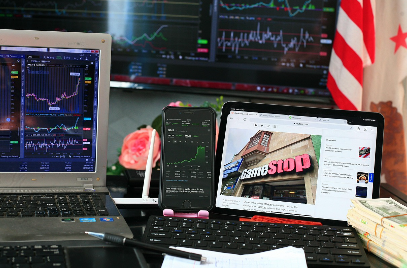 주식 차트 모니터 화면