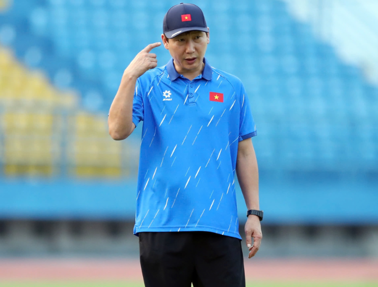 img src="베트남_축구_김상식_감독.jpg"alt"베트남 축구 대표팀의 김상식 감독"