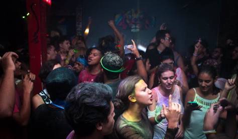 친구들과 즐거운 파티를 하는 꿈 상황별 꿈해몽