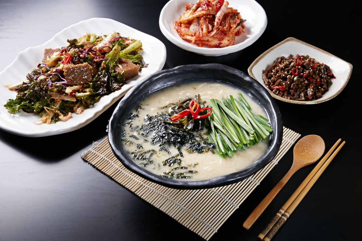 유성구 맛집 추천! 도토리묵 무한리필과 낙지볶음 맛집 &lsquo;떡갈나무집&rsquo; 솔직 리뷰