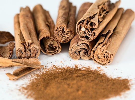 시나몬 스틱은 주로 베이킹이나 요리에 사용