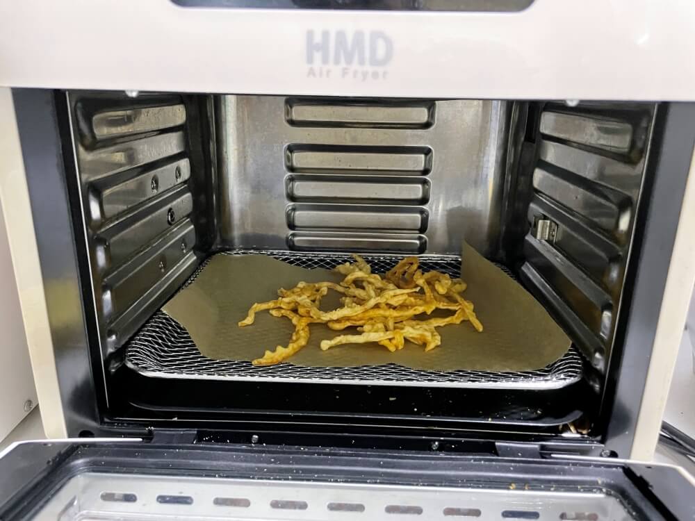 곰표-후라이드-오징어-튀김-에어프라이어에-조리하는-모습