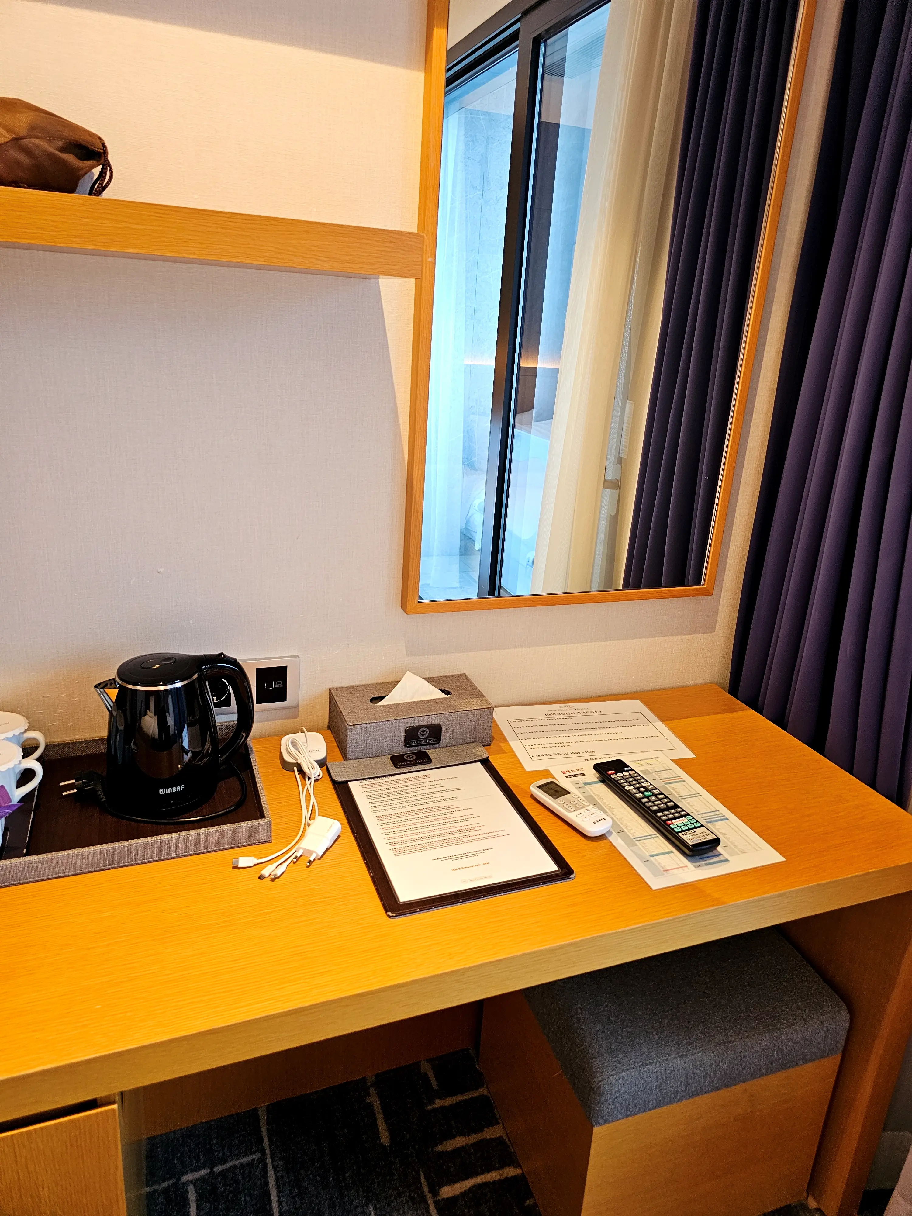 속초 씨크루즈 호텔 룸 실내