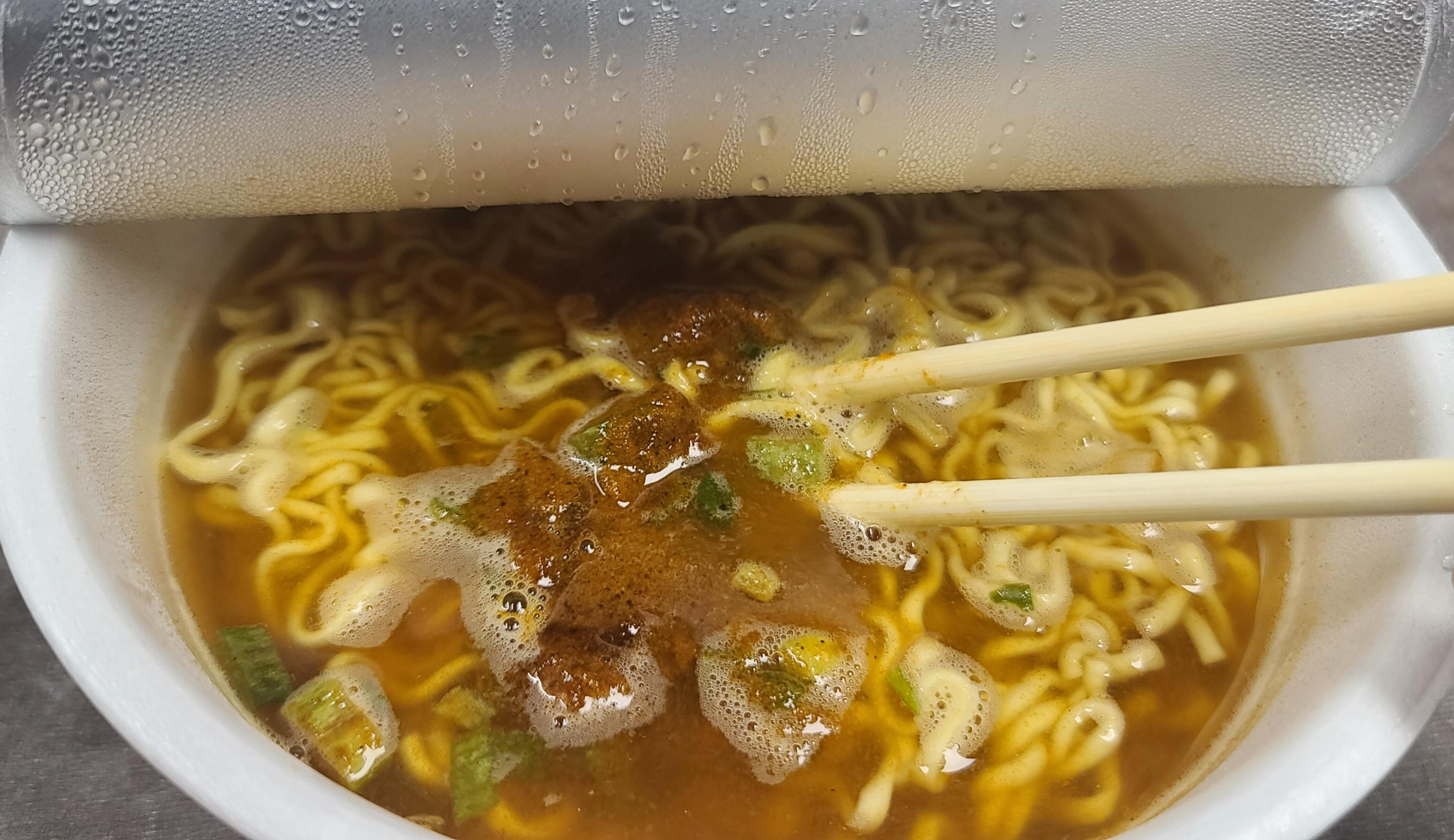 일본라멘 일본컵라면 이노쇼 카라카라우오 컵라면 매운라멘 내용물 스프종류 액상스프 면풀어주기