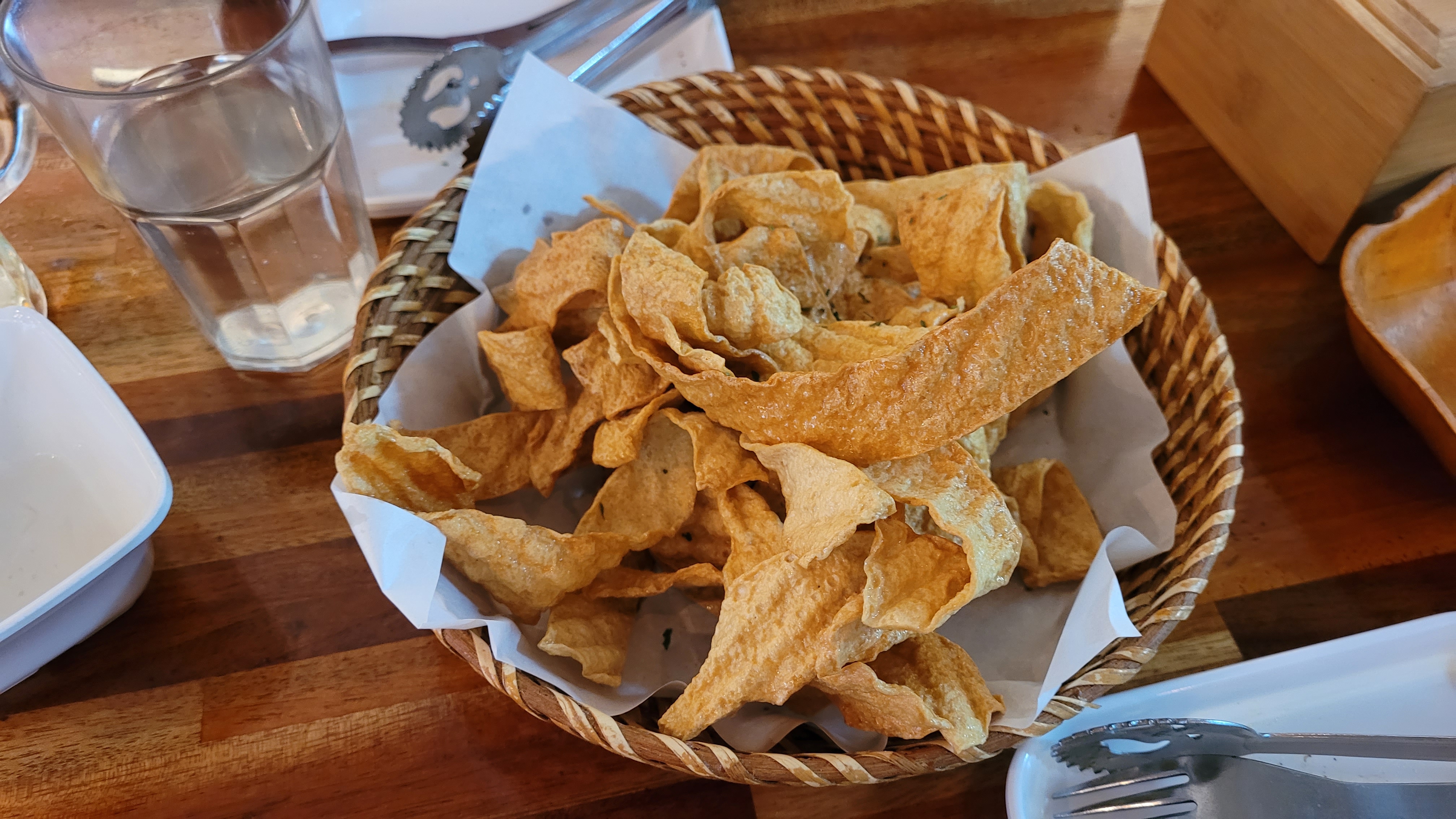 어묵튀김이 담긴 그릇