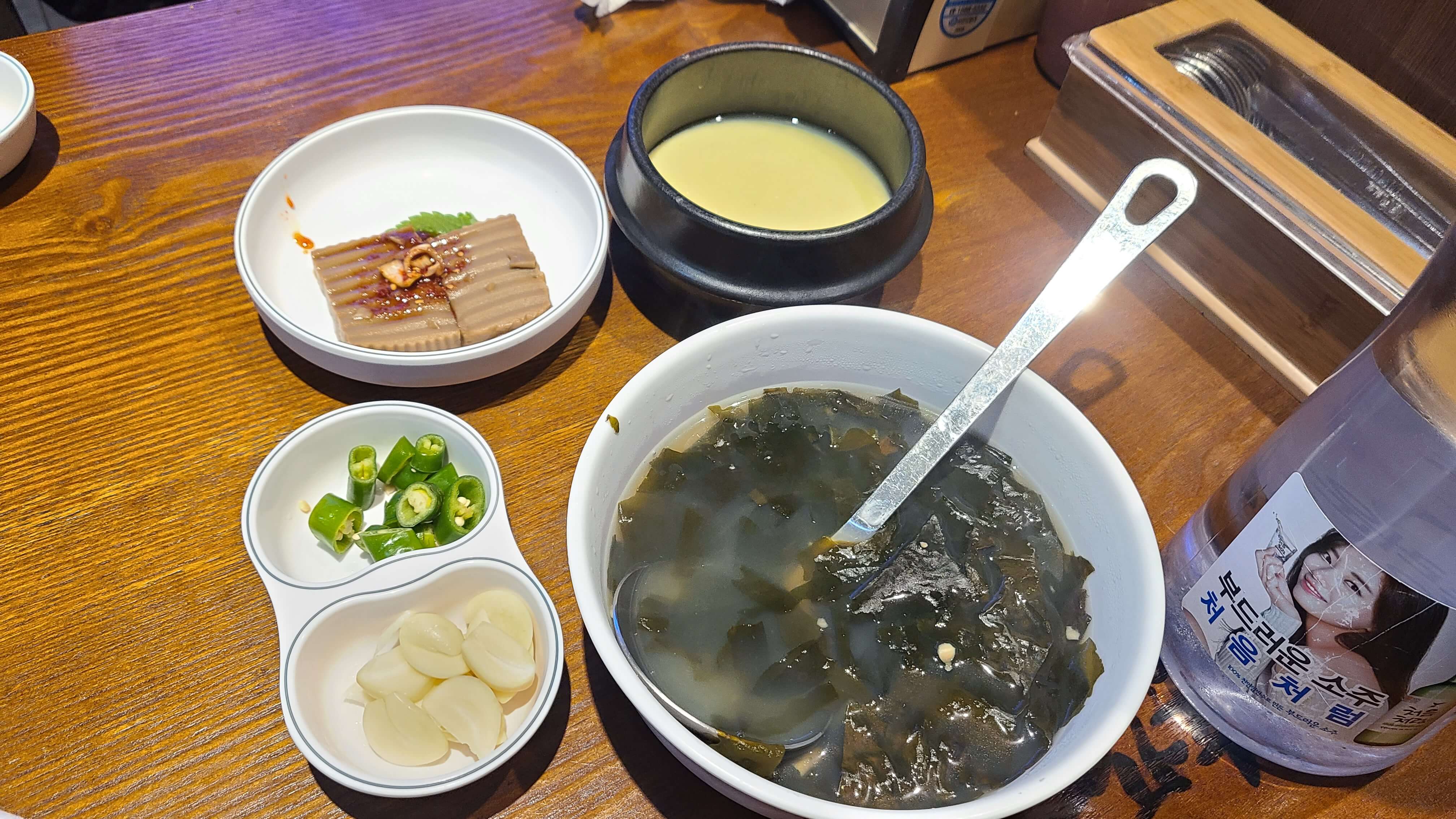 황금족발-테이블셋팅