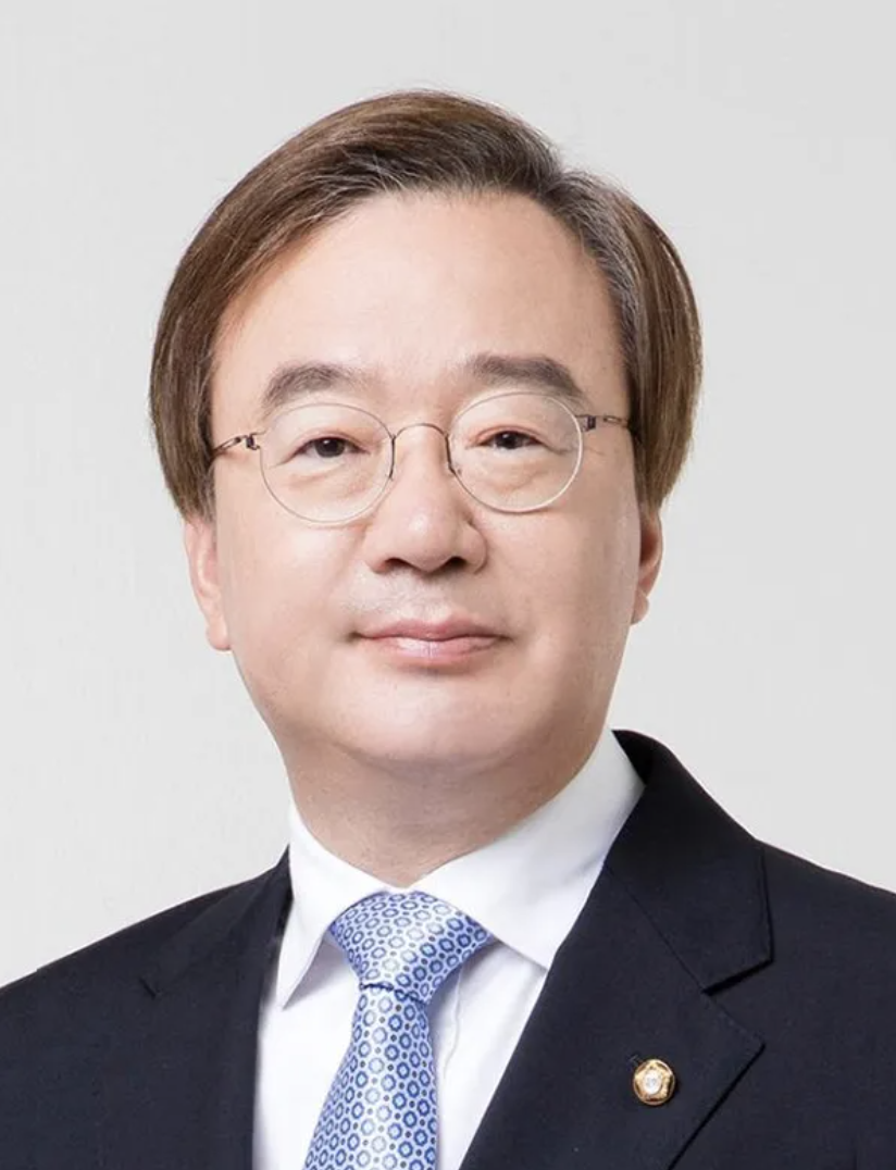 정치인 강효상