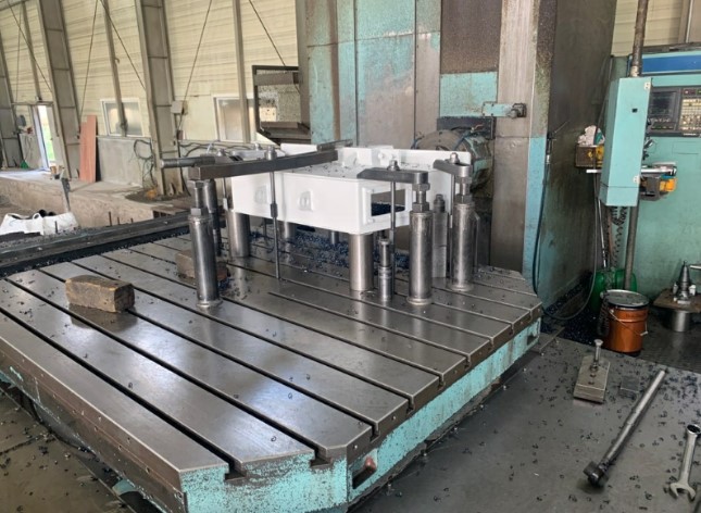 시바우라 CNC보링기 중고(TOSNUC-777)