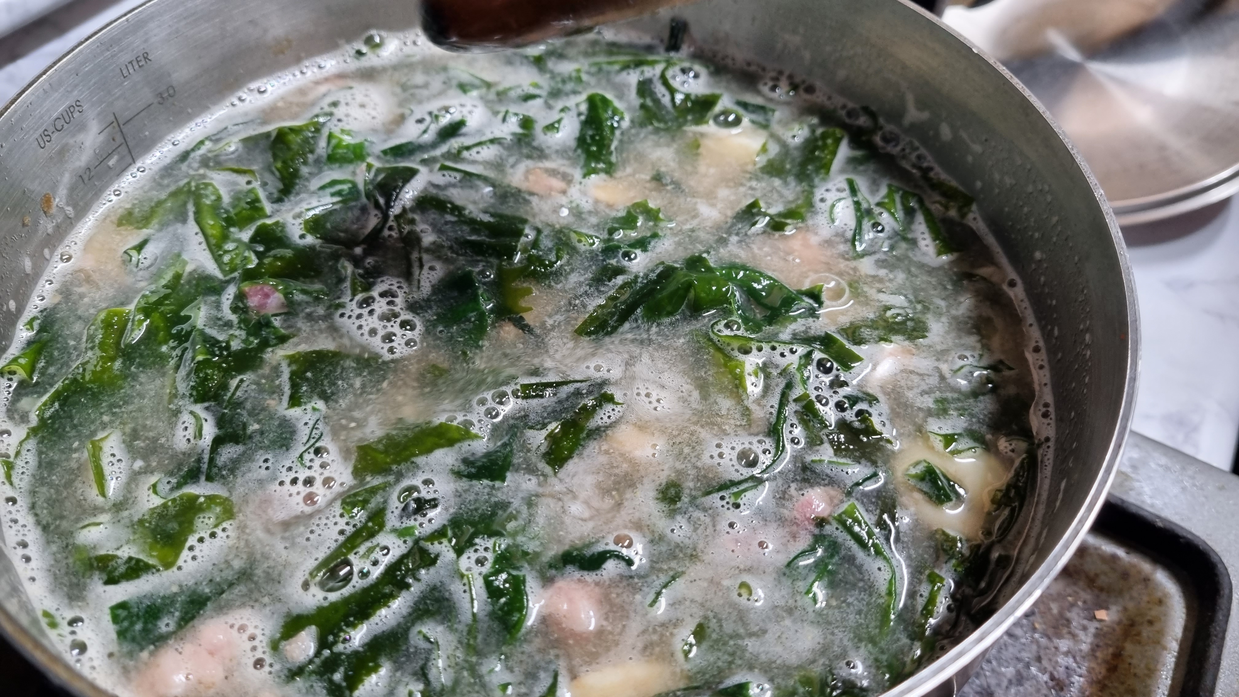 미역국 끓이기