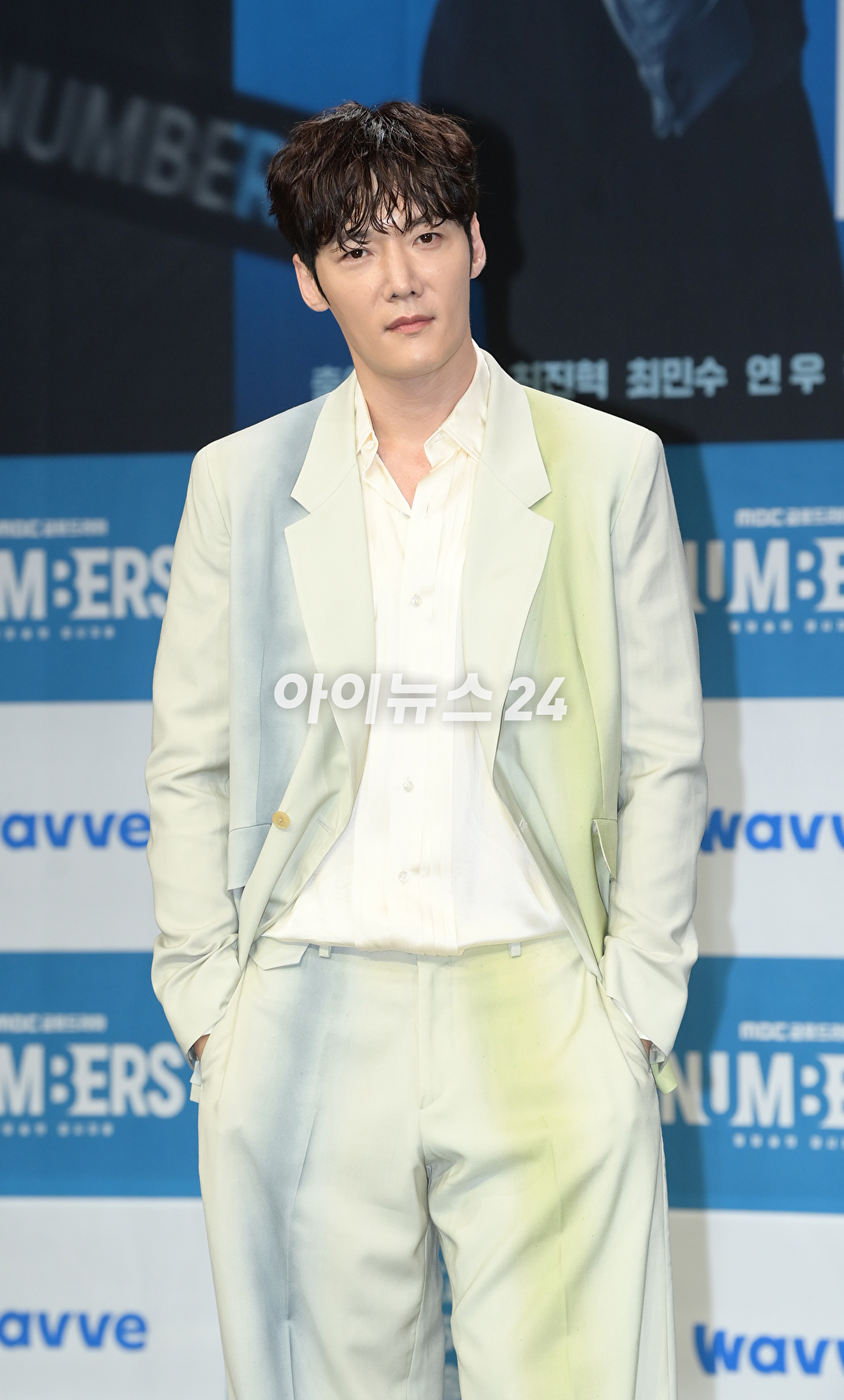 배우 최진혁이 23일 오전 서울 마포구 상암동 MBC 골든마우스홀에서 열린 MBC 새 금토드라마 &#39;넘버스 : 빌딩숲의 감시자들&#39; 제작발표회에 참석하고 있다. [사진=정소희 기자]