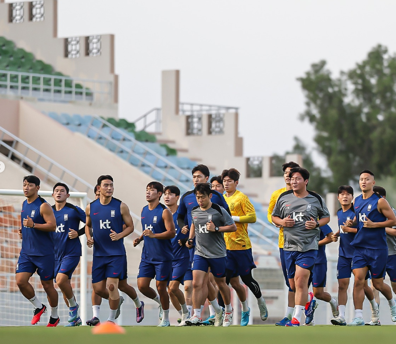 오만전 무료 중계 보기와 관련하여 경기를 앞두고 훈련중인 국가대표 선수들
