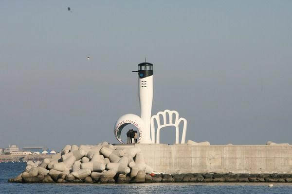 부산 칠암항남방파제등대 (출처 : 웰로)