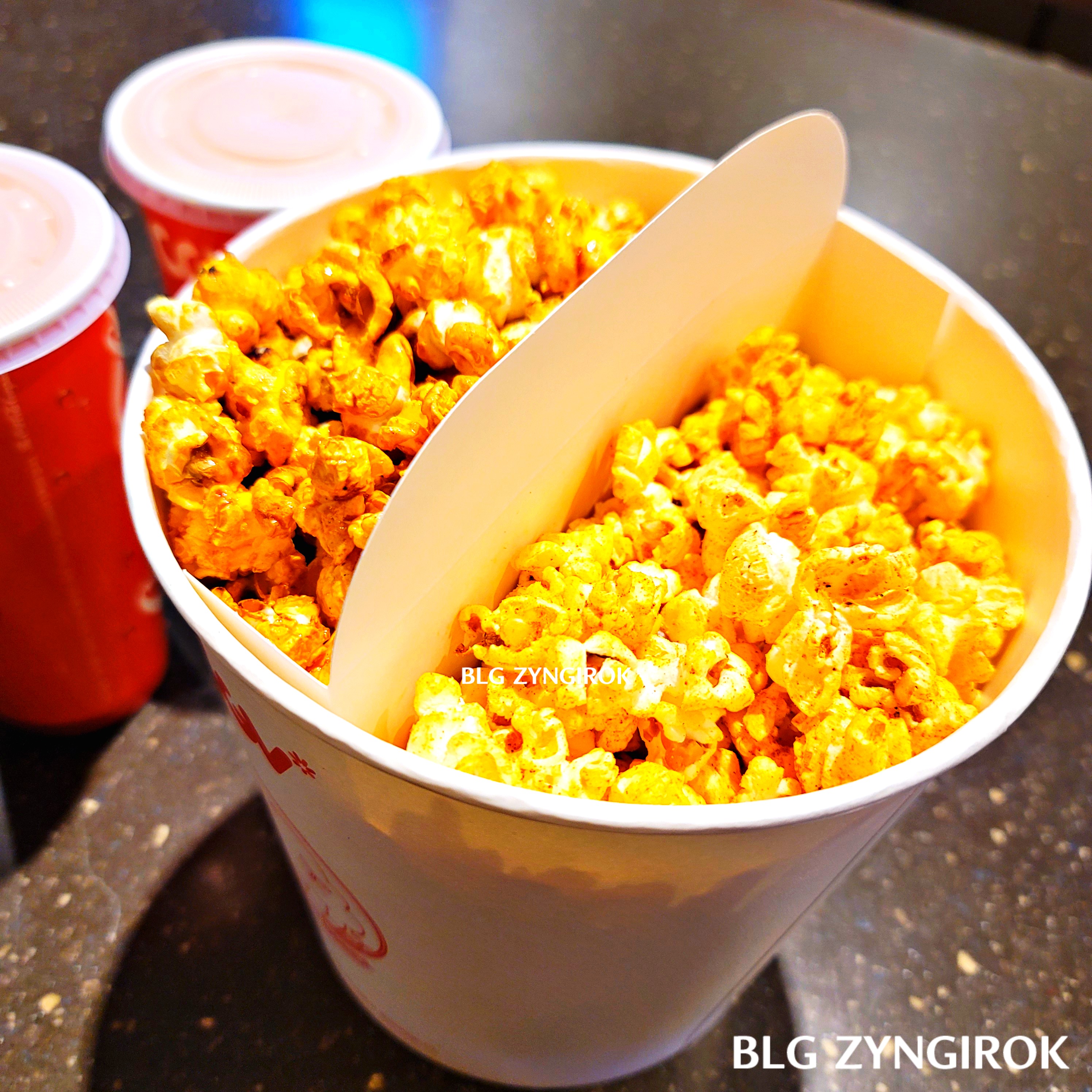 CGV 육개장 팝콘 모습이다.