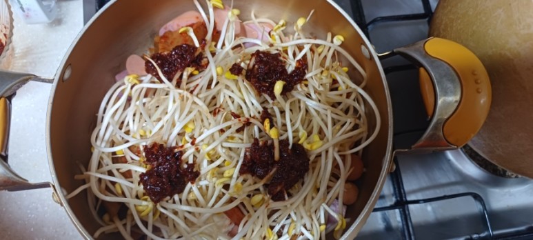 콩나물, 양념장 넣기