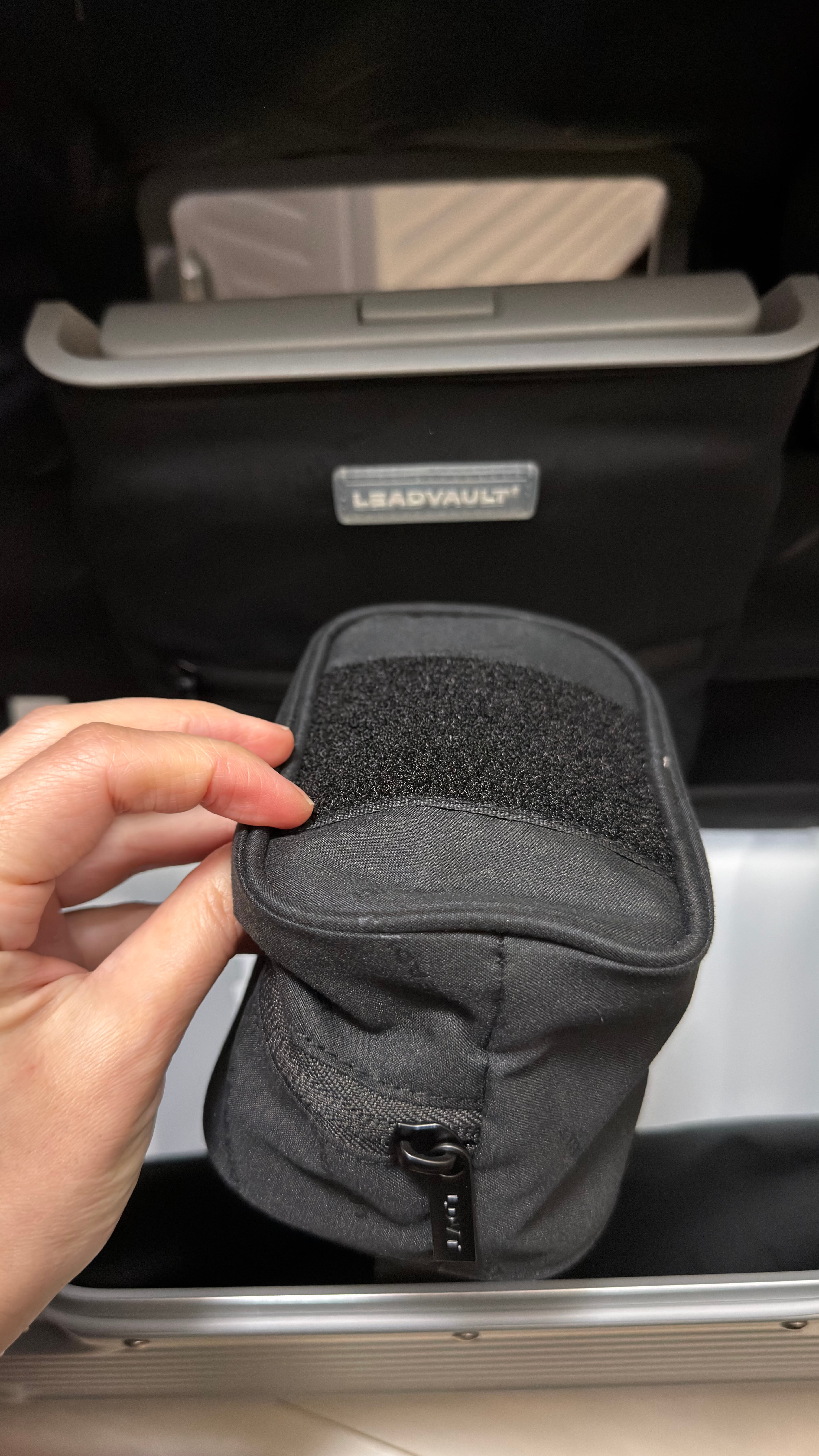 리드볼트 캐리어 플랩