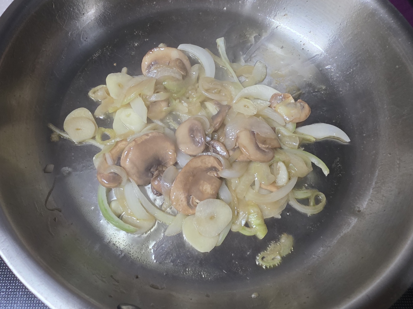 노릇해질 때까지 볶기