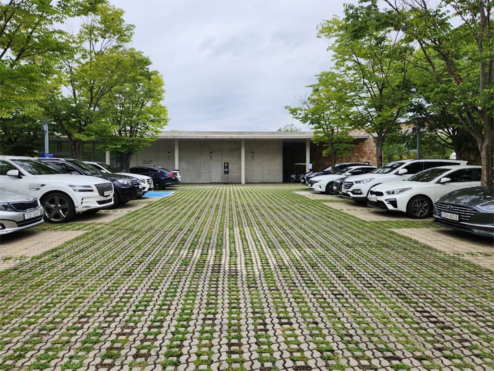 뮤지엄산 주차장