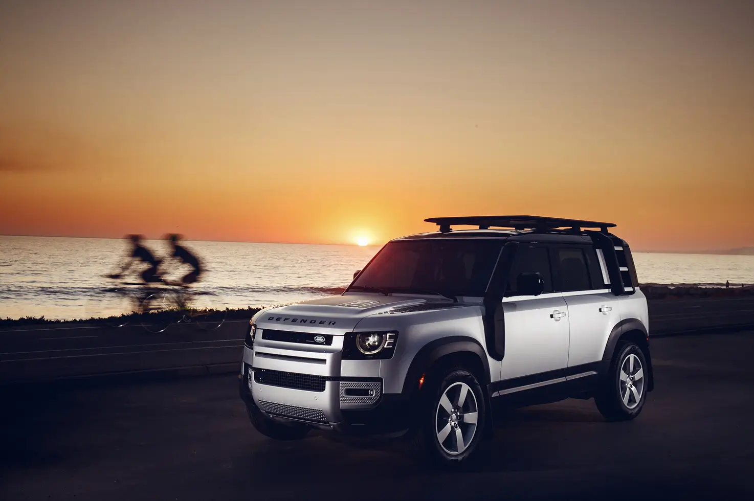 랜드로버 디펜더 110 이미지 측면