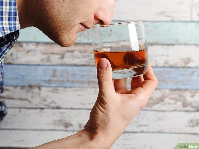 알트태그-위스키 향기 맡기