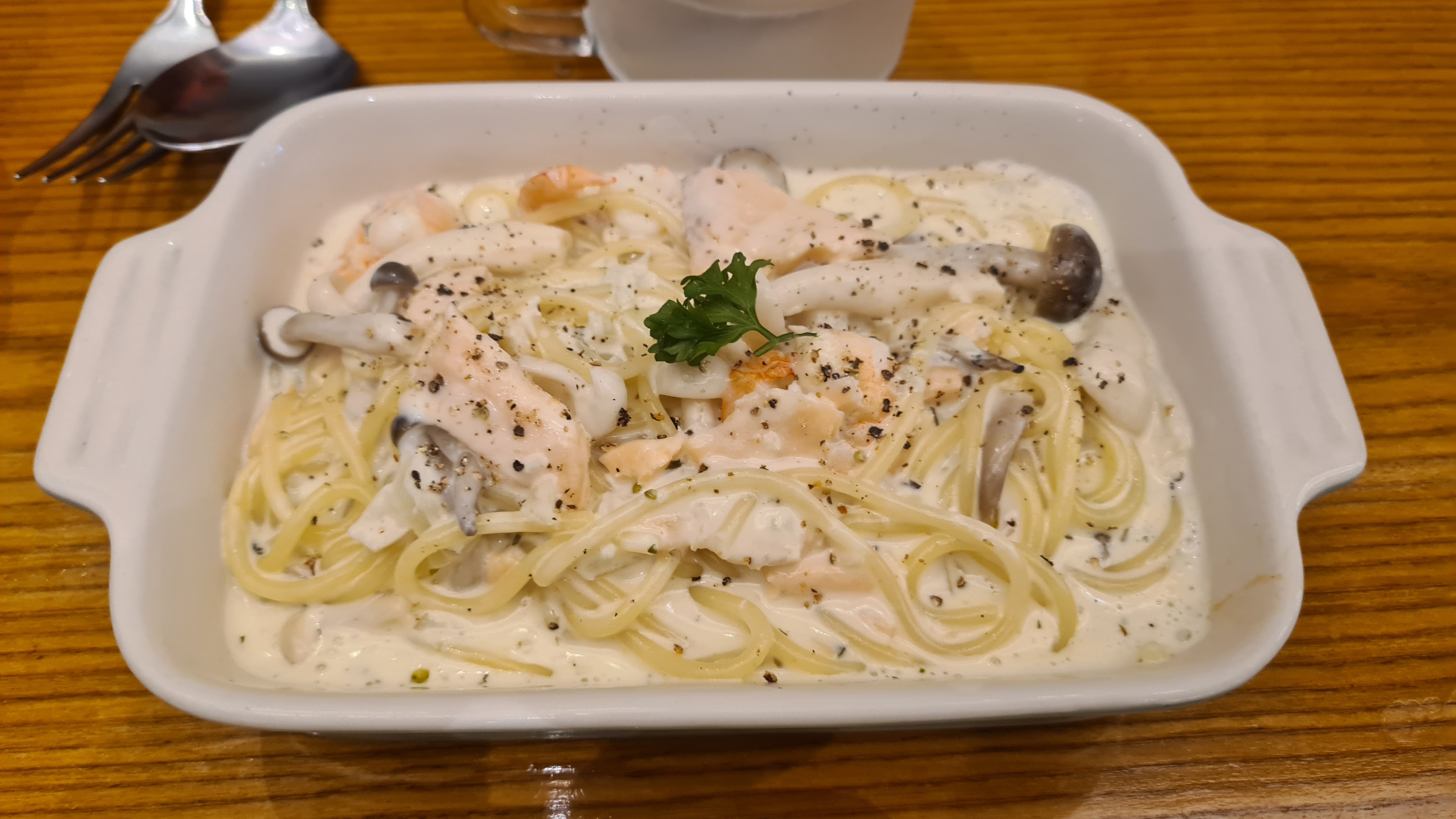 버섯과 치긴이 들어간 카르보나라 크림 스파게티