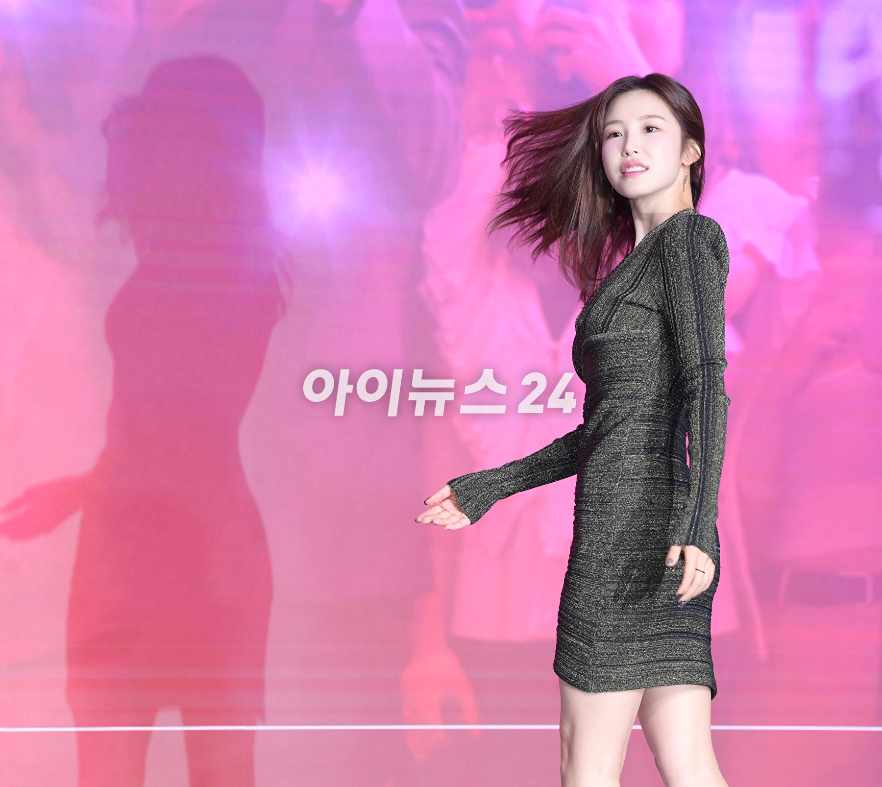 배우 전효성이 26일 오전 서울 마포구 마포동 호텔 나루 서울 엠갤러리에서 열린 넷플릭스(Netflix) 새 시리즈 '셀러브리티' 제작발표회에 참석하고 있다. [사진=정소희 기자]