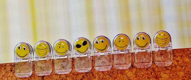 🎨 &ldquo;나도 이모티콘 만든다!&rdquo; 이모티콘 개발로 부업 시작하는 방법 (완전 초보 가이드)