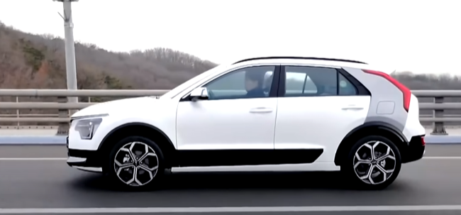 니로하이브리드-측면-모습