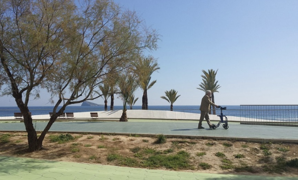 몸에 좋은 걷기 운동! 하루 표준 걸음수는 1 만보가 아닌 7천보