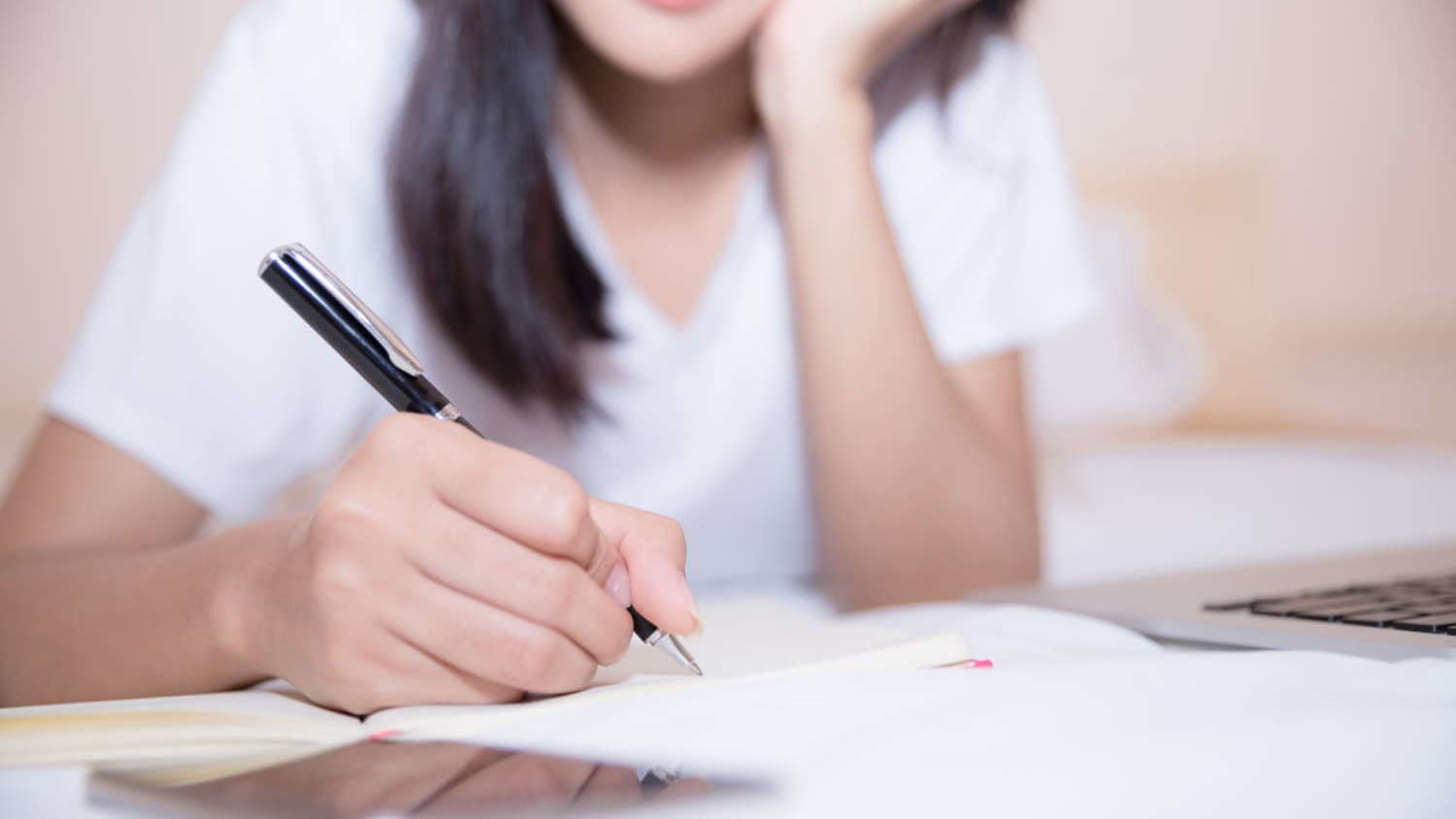 시험 전 숙면법: 집중력과 기억력을 높이는 과학적 수면 전략