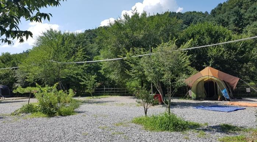 경기-가평-물골숲계곡-캠핑장-사진-입니다.