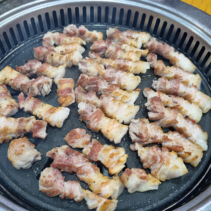 돼지만 왕소금구이