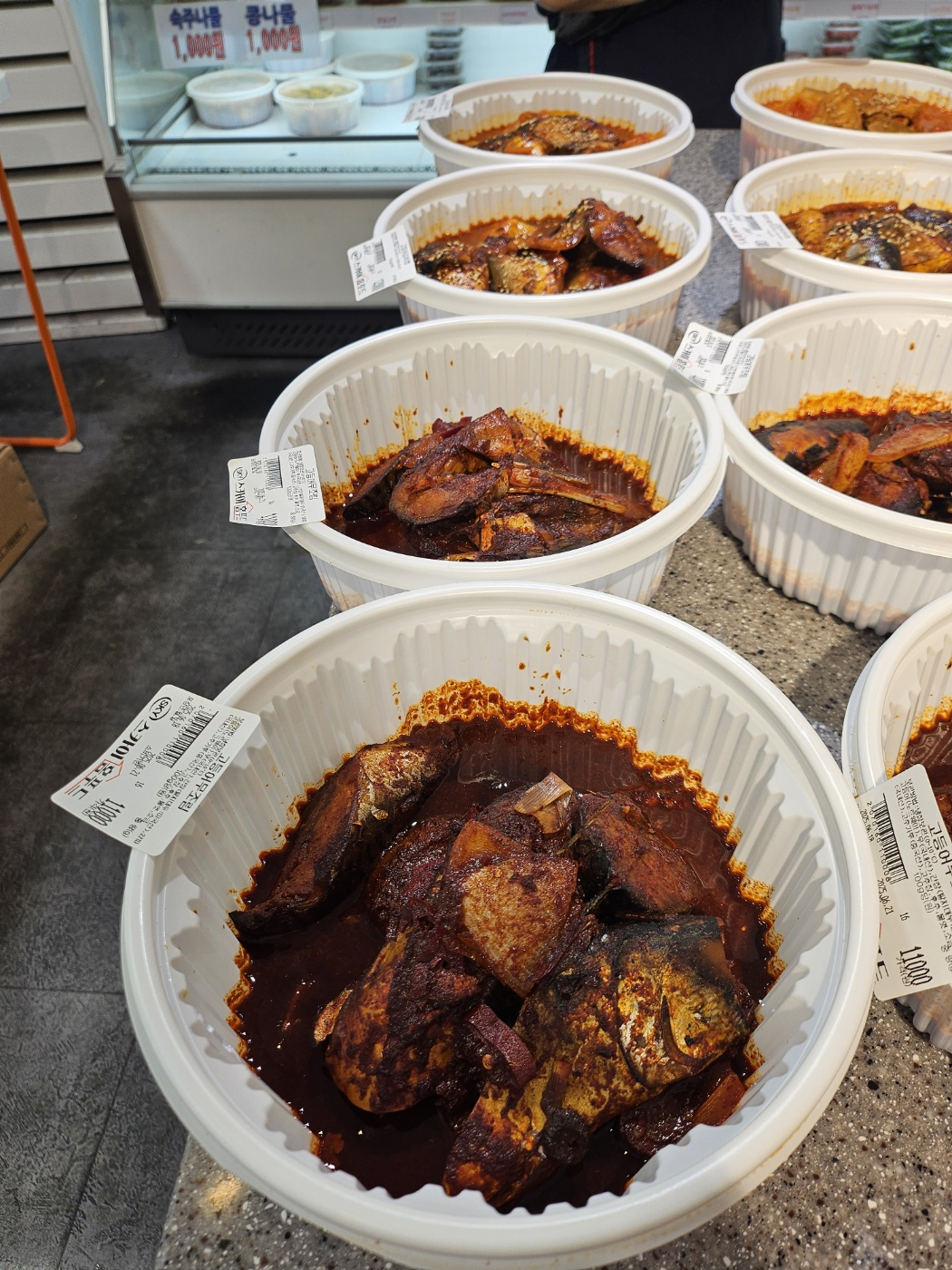 입맛 당기는 고등어 조림 한 통