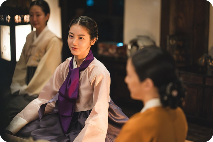 조선 최고 상단을 이끄는 장사꾼 역할로 등장하는 신예은-1