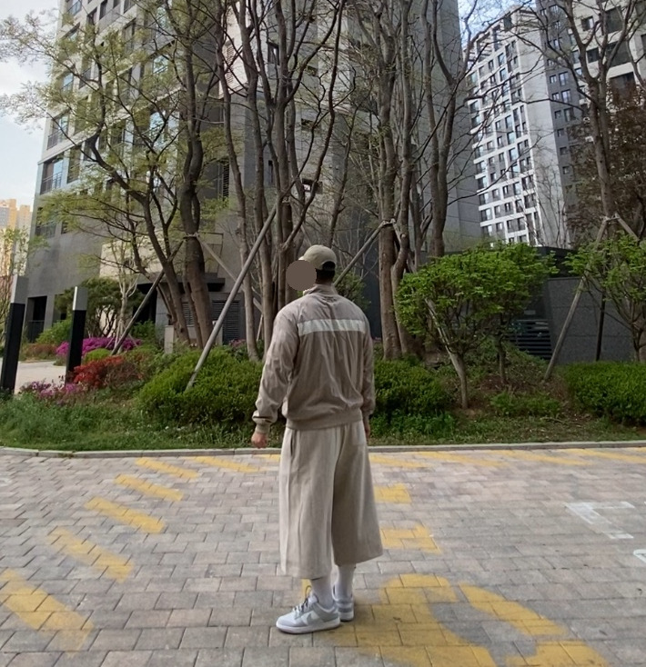 데일리룩('26. 4. 19.)폴로랄프로렌 더블알엘 가먼트다잉 볼캡, 나이키 코르테즈 바람막이, 무신사스탠다드 버뮤다 스웨트팬츠, 나이키 장목, 나이키 덩크로우 레트로 그레이 포그