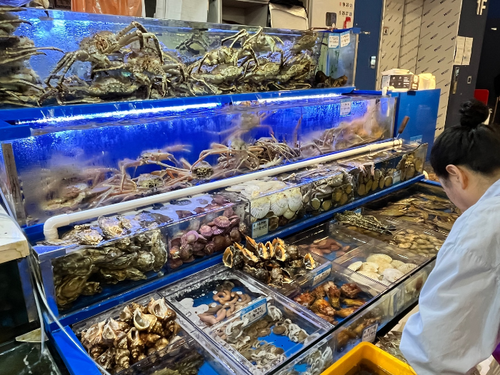 킹크랩&amp;#44; 대게 및 어패류 모습 2